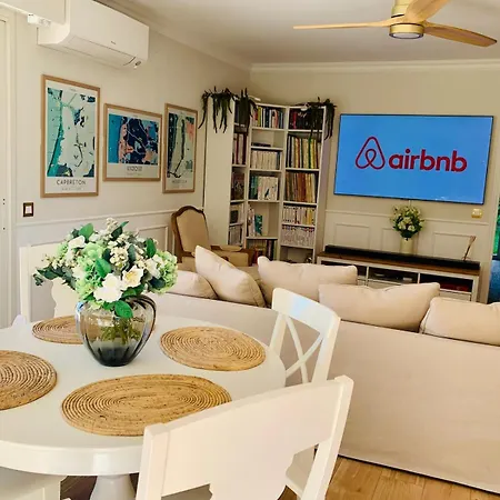 Apartman Charming With Garden